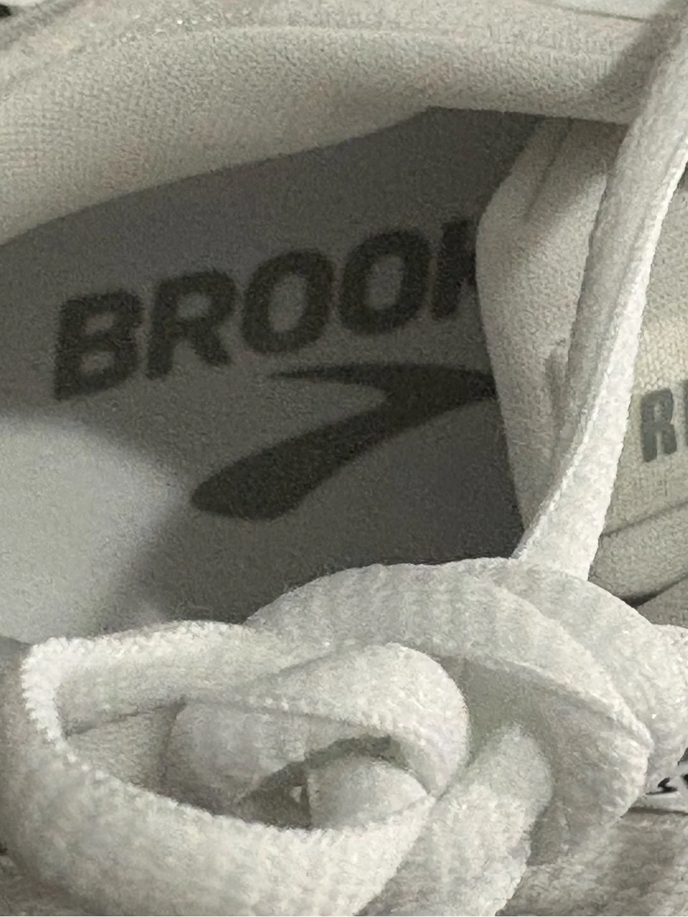 Brooks White Sneakers with Black & Gray Leopard-Print Midsole - Picture 5 of 6